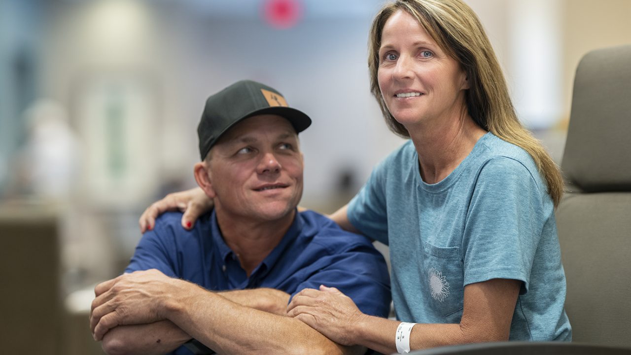 Cervical cancer survivor Marne Loosenort with her husband Bob