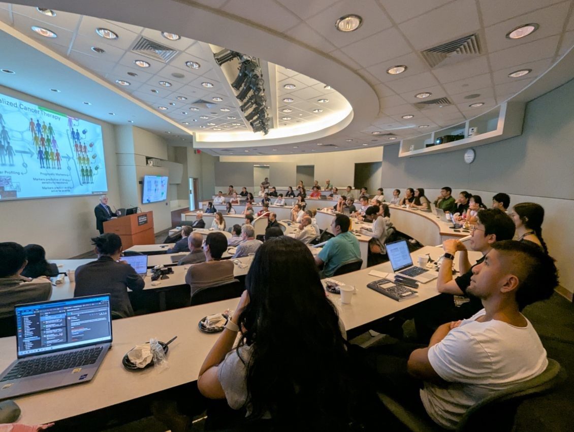 audience listening to Dr. Altieri